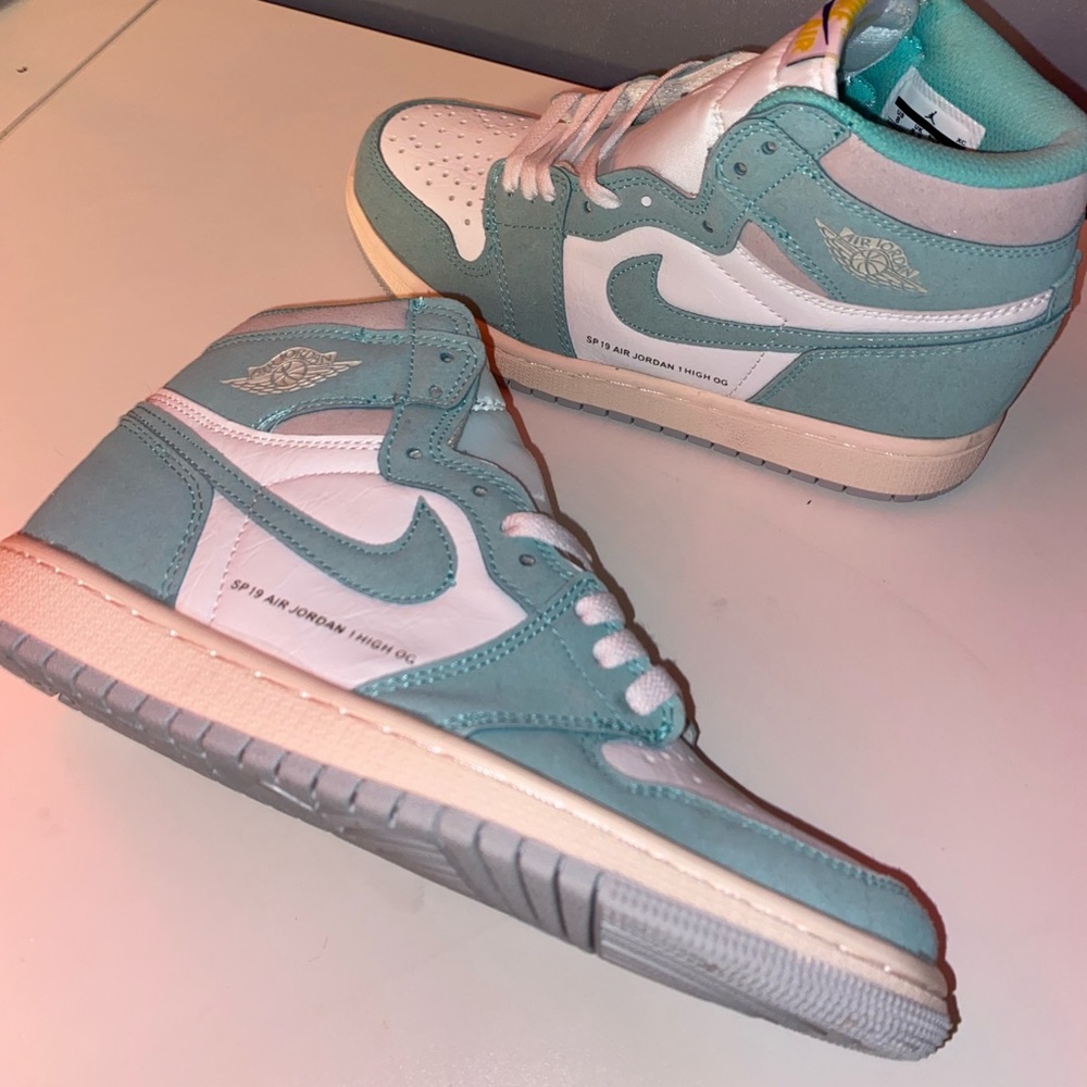 Nike Air Jordan 1 Retro High OG “Turbo Green”